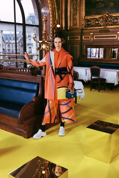 Look 3